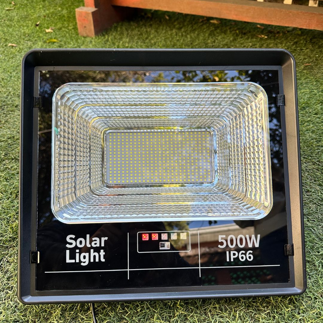 Foco Ultrapotente Solar Jortan - IP66 Luz Fría Incluye Control Remoto - Dreamy Home